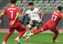 国足新帅3选1！亚洲杯冠军教练出局，44岁黑马完美契合世界杯目标_卡帕泽_战术_哈维尔